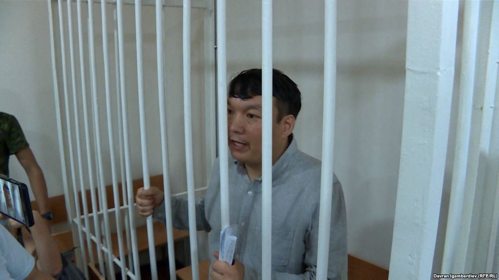 Арестованного казахстанского блогера Муратбека Тунгишбаева осмотрели врачи
