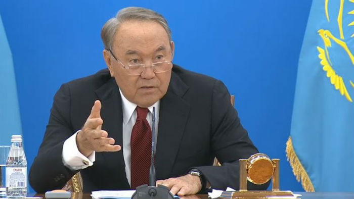 «Нурсултан Назарбаев решил переизбраться президентом страны досрочно»
