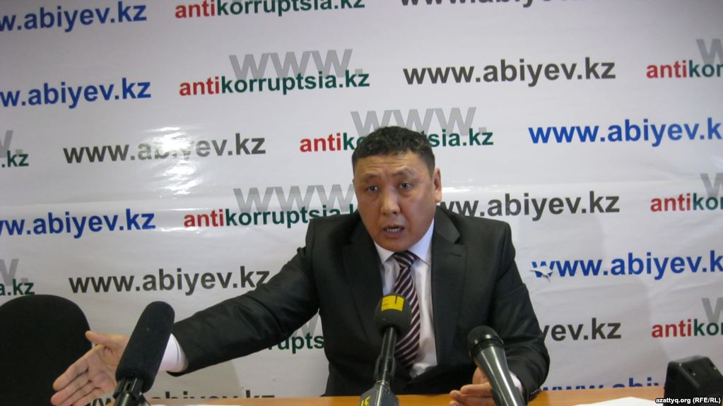 Суд Актау приговорил журналиста Токбергена Абиева к тюрьме