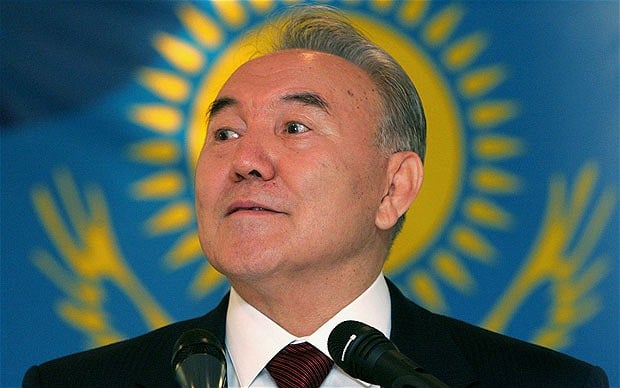 Елбасы всегда живой, или «надпрезидентский Назарбаев»