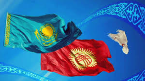 Казахстан vs Киргизия: чьи политики культурнее?