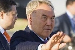 Почему Назарбаеву противостоят только два кандидата