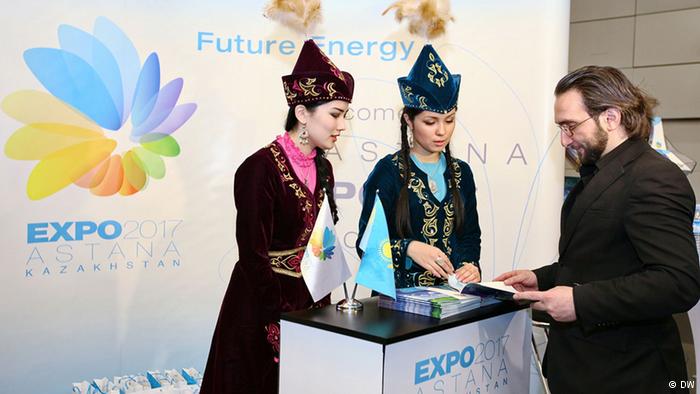 Особенности казахстанского "странового пиара": политреклама за большие деньги