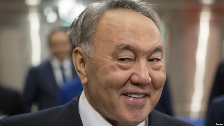 Бывший болашаковец требует от Назарбаева вернуть награбленное!