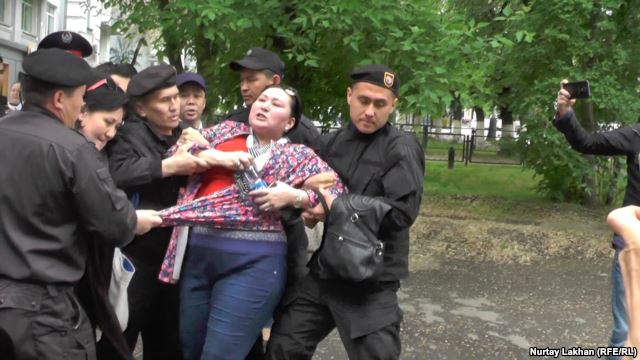 Задержания перед пресс-конференцией «по земельному вопросу» в Алматы