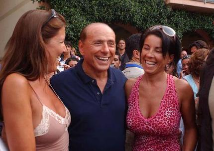 Британская пресса удивлена Берлускони, который хвалит половую потенцию казахов