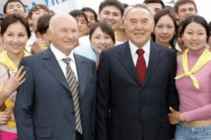 Назарбаев теряет своих товарищей