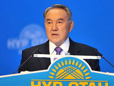Назарбаев: между узбеком и киргизом