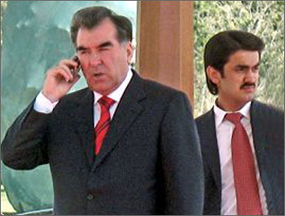 Восточный базар. Президент Таджикистана потребовал вернуть Самарканд и Бухару