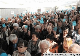 Собрание о референдуме сорвано, но его участники скандировали «Назарбаев – кет!»